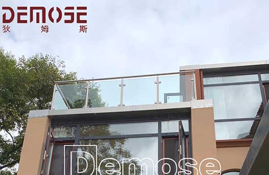 玻璃欄桿的購(gòu)買成本是否很高?哪家好